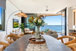 Absolute Beachfront Luxury Apartment - Image 2