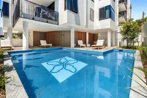 Absolute Beachfront Luxury Apartment - Image 3