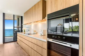 Absolute Beachfront Luxury Apartment - Image 5