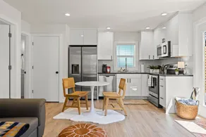 Modern Guest House Near Downtown! - Image 3
