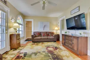 ‘Turtle Cove Bay Beach House’ ~ 13 Mi to Buffalo! - Image 5