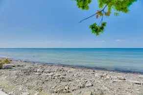 ‘Turtle Cove Bay Beach House’ ~ 13 Mi to Buffalo! - Image 2
