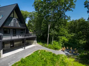 Emberwood Lodge - Luxury Cabin, Kid Friendly - Image 3