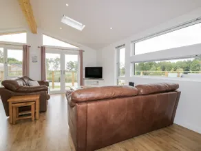 7 Meadow Retreat - Image 4