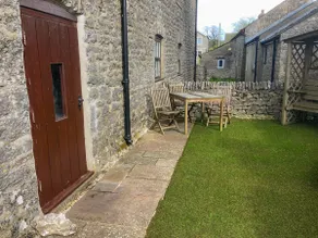 2 Primitive Mews - Image 2