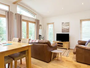6 Lake View - Image 5
