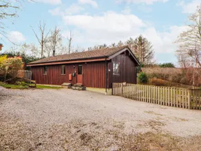 26 Dukes Meadow - Image 2