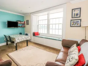 Apartment 2 - Image 3