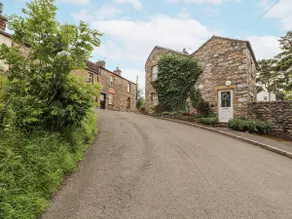Corner Cottage - Image 2