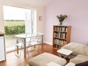 Bowler Yard Cottage - Image 3