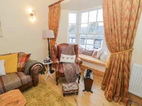 Castle Apartment - Image 3