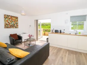 6 Yarmouth Cottages - Image 5