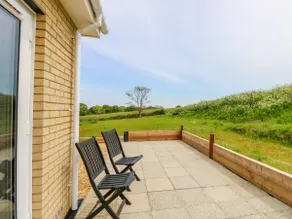 6 Yarmouth Cottages - Image 3