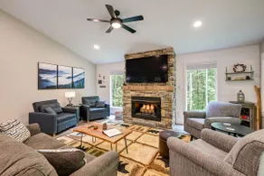 Creekside Cabin in Franklin ~ 8 Mi to Downtown! - Image 4
