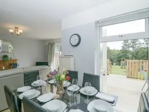 9 Manorcombe Bungalows - Image 5