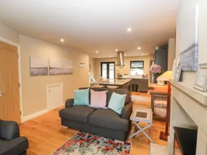 1 Stansfield Mews - Image 5