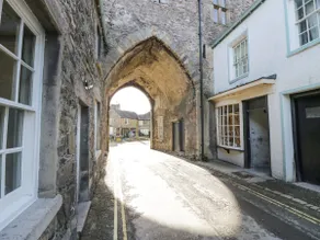 1 Tower House - Image 3