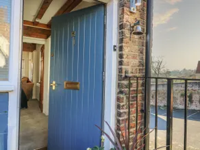 2 Rodgers Mews - Image 2