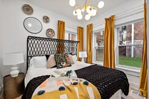 Field of Green - Designer 1920s Apt in Iconic L5P - Image 2
