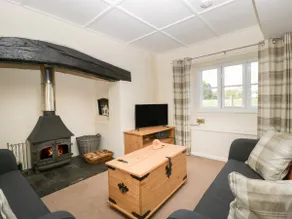 2 Court Farm - Image 5