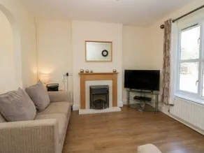 Jubilee Two Bedroom House Pet Free Baby Friendly - Image 3