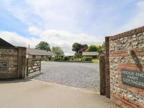 Corner Barn - Image 4
