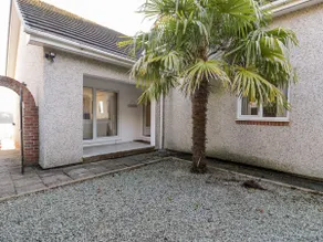 11 Glyn Garth Mews - Image 2