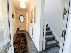 11 Glyn Garth Mews - Image 3