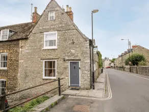 Corner Cottage - Image 2
