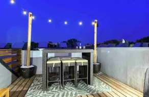 Walk to CWS & Downtown - Modern Townhome - Image 3