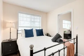”Hummingbird” 2 Bed Carriage House with 3 beds! - Image 2