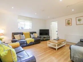 BB House - Image 3