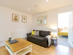 BB House - Image 5