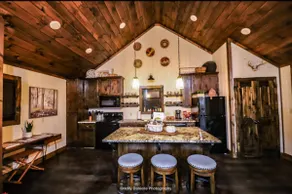 Whippoorwill Run Cabin — Jasper, AR - Image 3