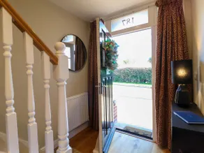 Chelsea House - Image 4