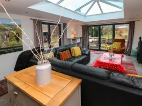 Carr House Farm, GLOSSOP - Image 4
