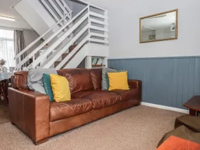 Dolphin Chalet - Image 3