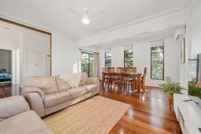 Dusties 5 Pacific Street - Image 2