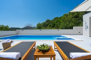 3-bedroom villa Pera with heated pool, 7km from beach - Image 4