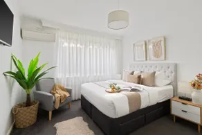 The Elsternwick Abode - Image 2
