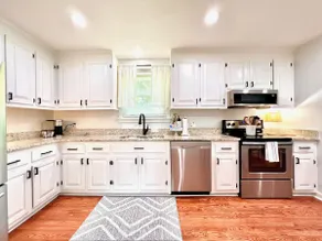 Crieff Cottage Hot Tub, 3BR Near Downtown - Image 3