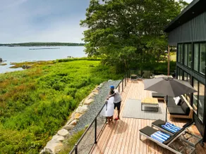 Dreamy Oceanfront Escape- Hot tub & Sauna - Image 4