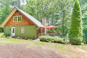 Pet-Friendly Murphy Home: Grilling Deck + Fire Pit - Image 3