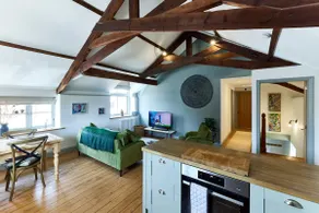 Spacious 2 Bedroom Coach House in Cley Norfolk - Image 4