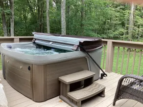 Yes Deer | Hot Tub, Near Local Fun! - Image 2