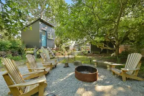 The Bayside Cottage by EMR Vacation Rentals - Image 2