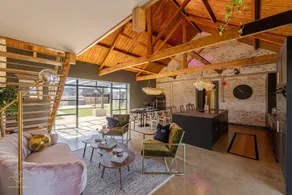 Stunning 8 Bedroom, 4 Bathroom, Barn Conversion - Image 3