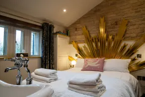 Apple Room Cottage - Luxury Rutland Water Home - Image 4