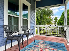 Blueberry Bungalow - Locally Run, Enjoy Our PS5! - Image 1
