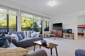 Broadwater Coastal Cottage - Image 2